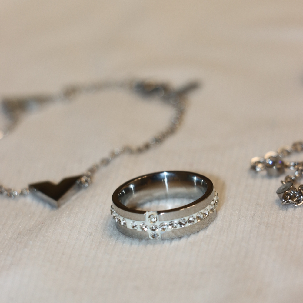 Elegant Silver Ring with Crystal Accents